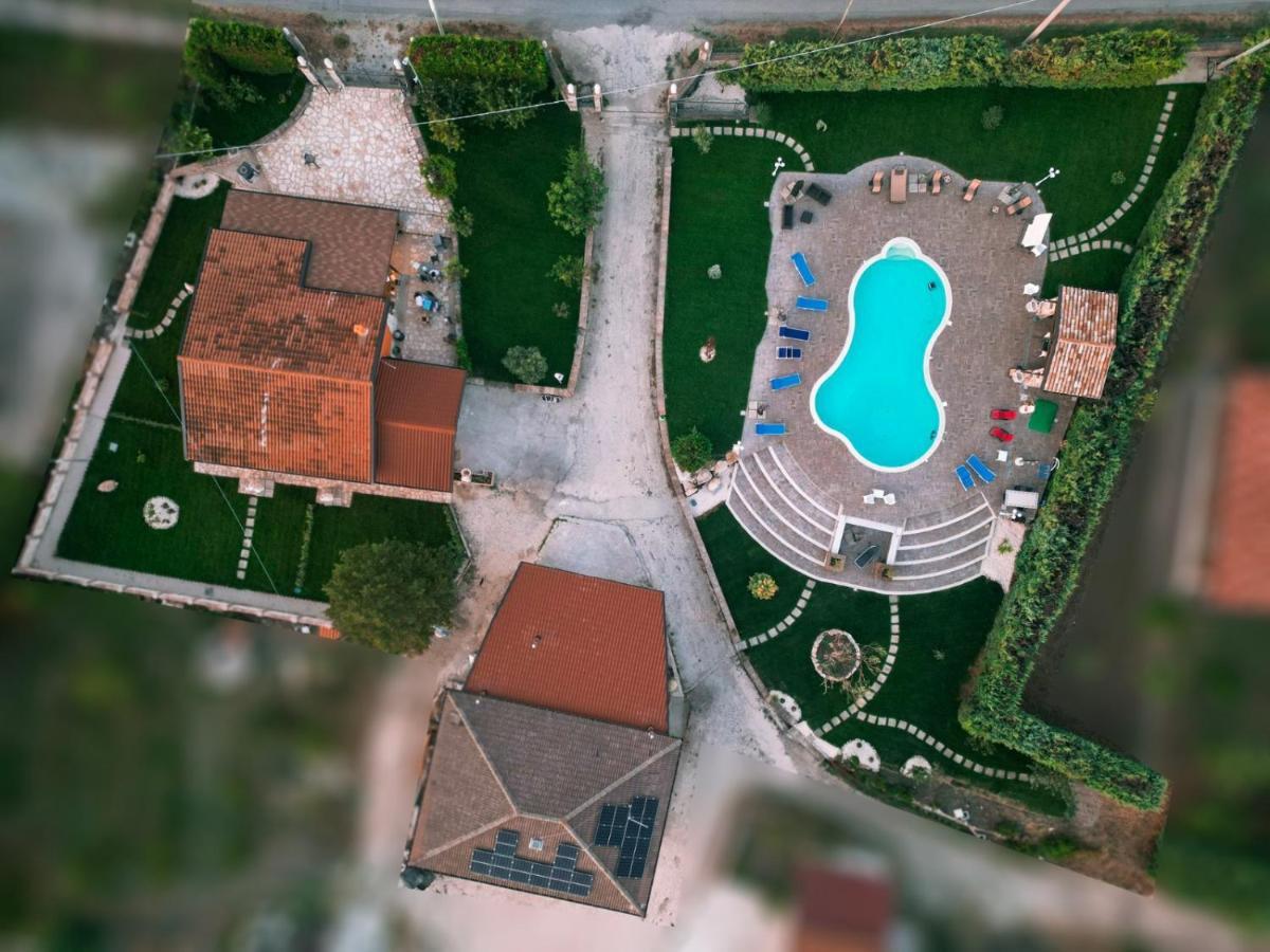 Truni Farm Country House Bed and Breakfast Bisaccia Exteriör bild